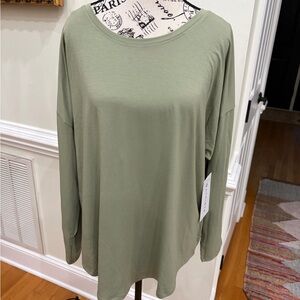 Athleta Sage Long Sleeve Women's ease top 2.0